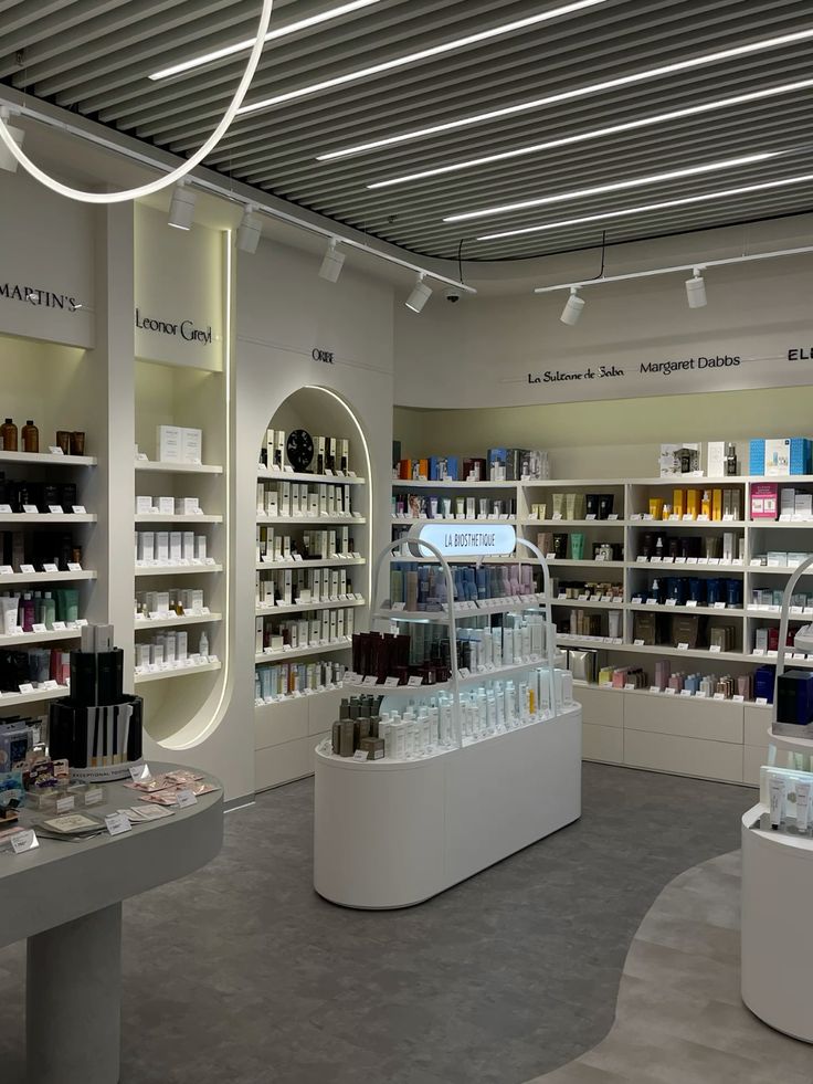 Les 3 types de laboratoires cosmétiques au Maroc — full service, marque blanche, façonnage