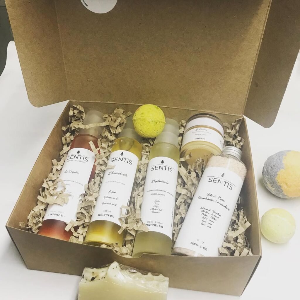 gamme produits BY N/S) — alt: "Packaging et branding pour créer sa marque cosmétique au Maroc — flacons et design